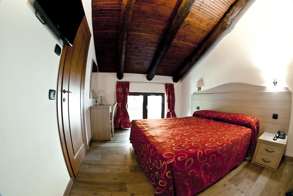 Agriturismo Cascina Del Vai Cairo Montenotte Buitenkant foto