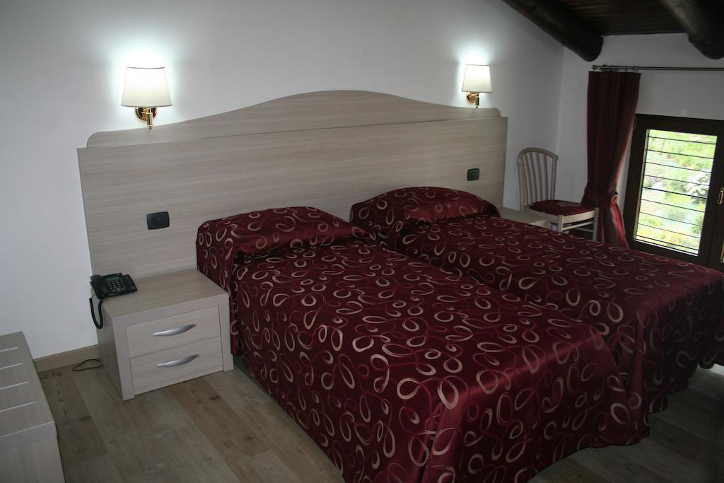 Agriturismo Cascina Del Vai Cairo Montenotte Kamer foto