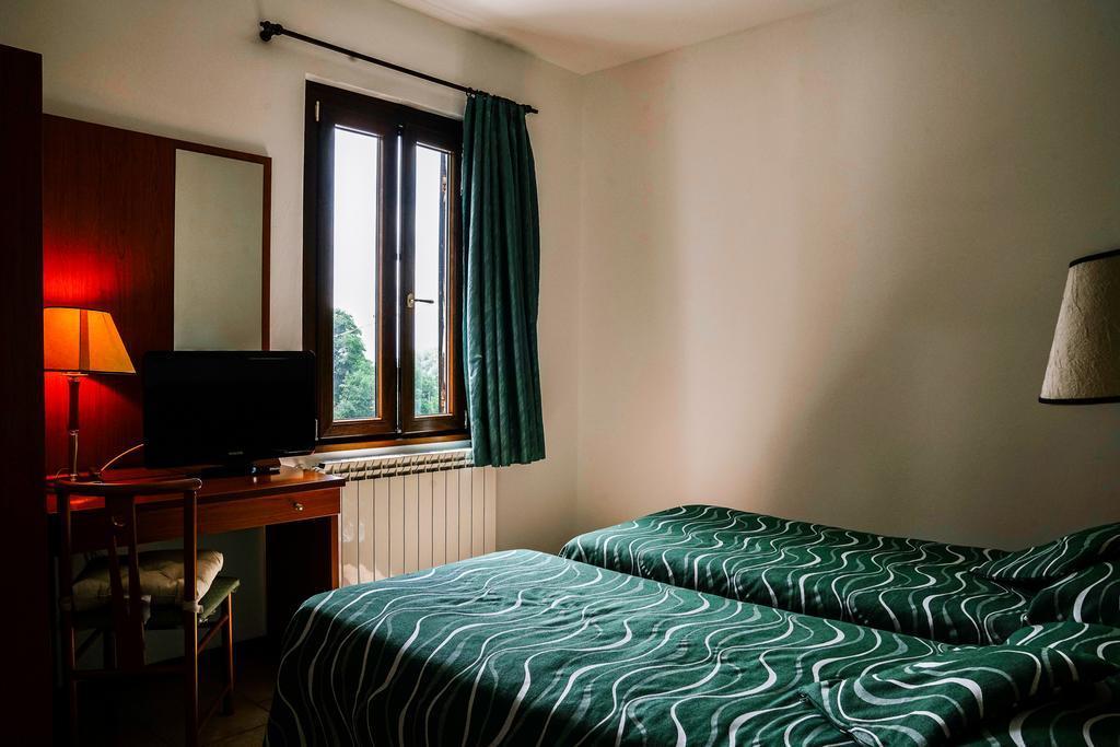 Agriturismo Cascina Del Vai Cairo Montenotte Buitenkant foto