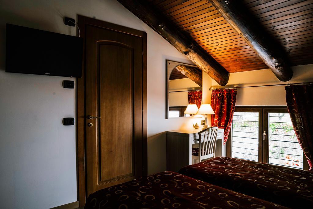 Agriturismo Cascina Del Vai Cairo Montenotte Buitenkant foto