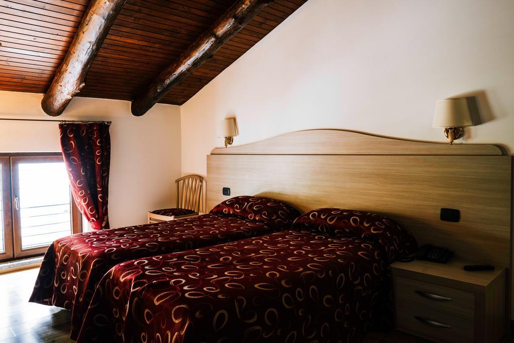 Agriturismo Cascina Del Vai Cairo Montenotte Buitenkant foto
