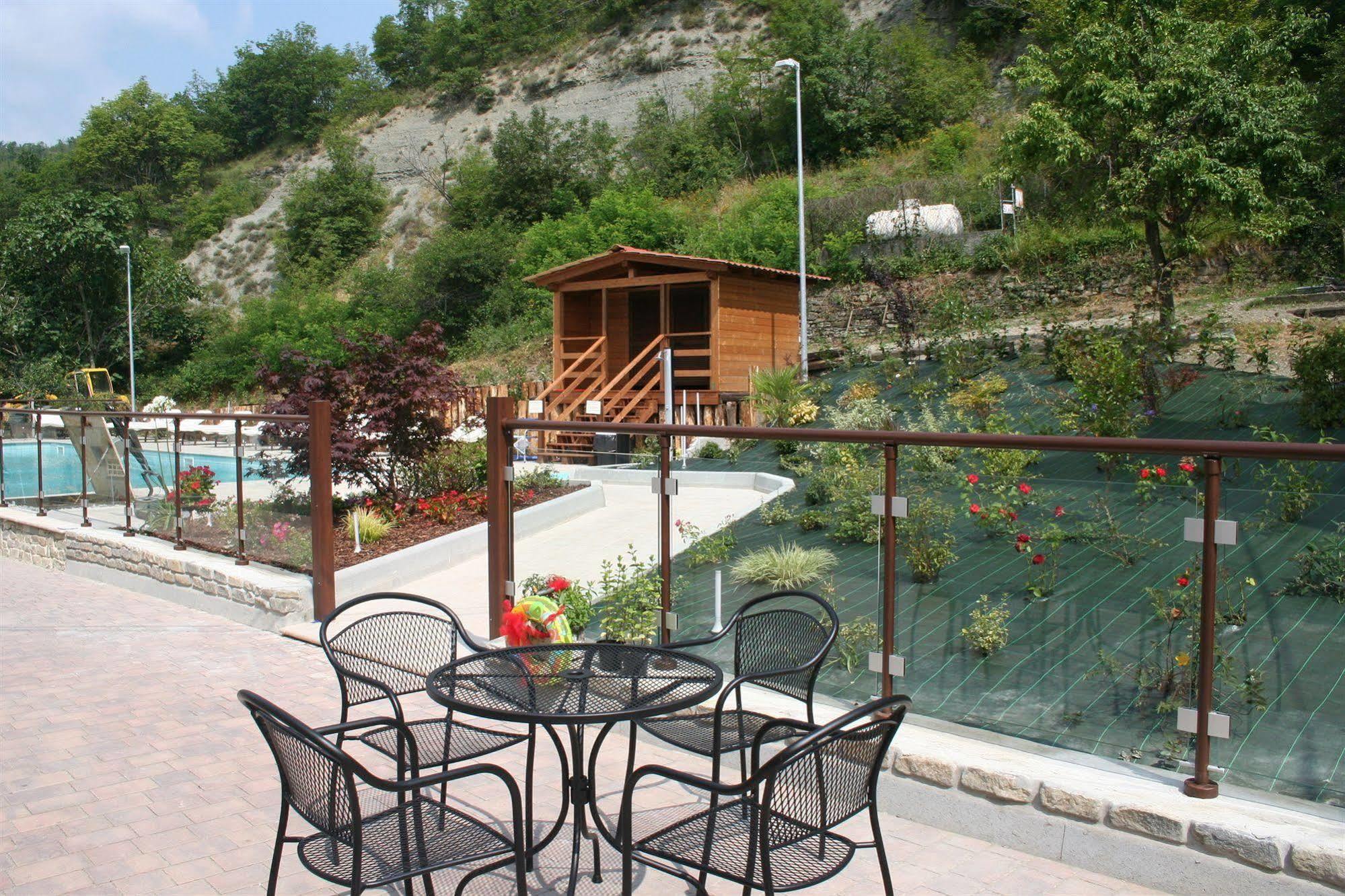 Agriturismo Cascina Del Vai Cairo Montenotte Buitenkant foto